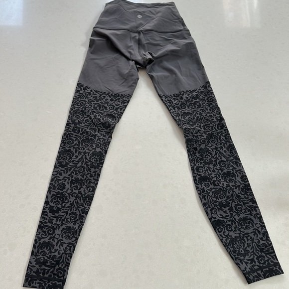 Lululemon high rise legging - Picture 5 of 5